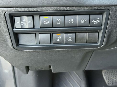 Used 2023 Toyota Tundra Platinum image 22