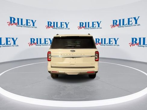 Used 2023 Ford Expedition Max Limited image 8