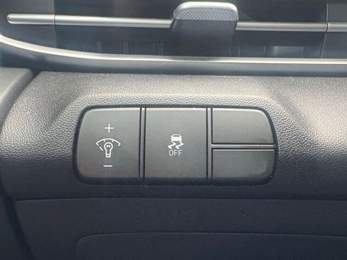 Used 2024 Hyundai Elantra SEL w/ Convenience Package image 25