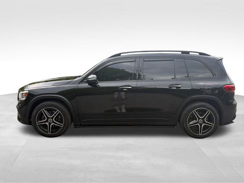 Used 2021 Mercedes-Benz GLB 250 4MATIC image 2