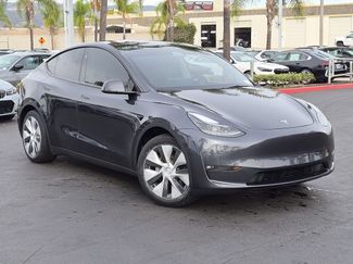 Used 2024 Tesla Model Y Long Range AWD/4WD video 2