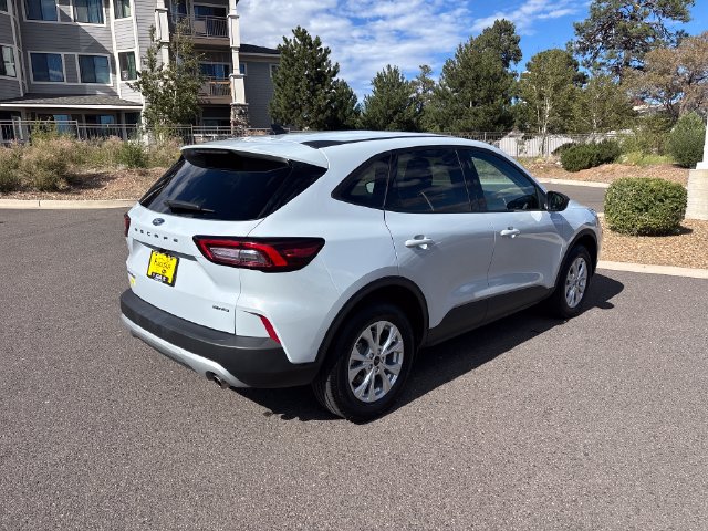 Used 2025 Ford Escape Active AWD/4WD image 3