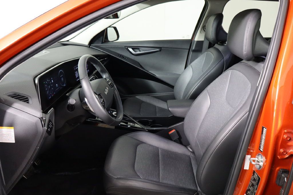 Used 2023 Kia Niro Wave FWD image 14