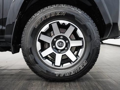 Used 2019 Toyota 4Runner TRD Off-Road Premium AWD/4WD image 43