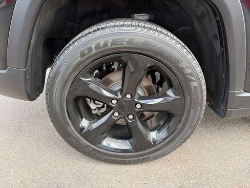 Used 2023 Jeep Grand Cherokee Altitude AWD/4WD image 17