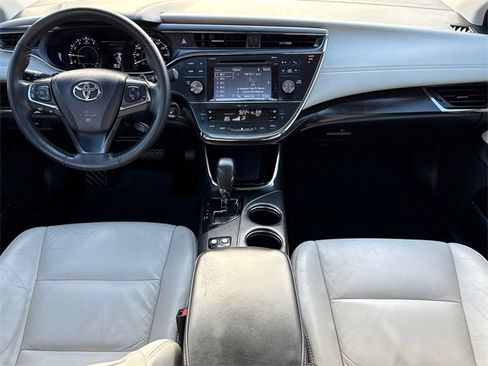 Used 2016 Toyota Avalon XLE Premium image 10