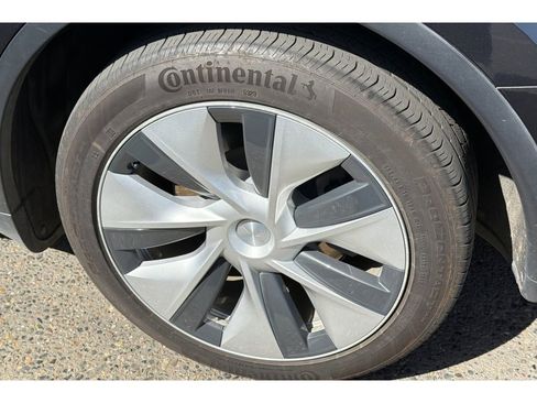 Used 2024 Tesla Model Y Long Range image 4