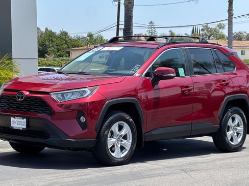 Used 2021 Toyota RAV4 XLE FWD image 10