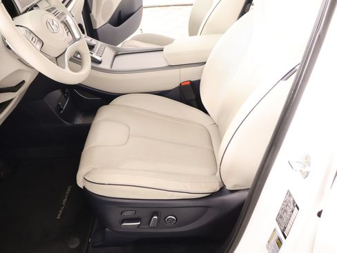 Used 2023 Hyundai Palisade Limited FWD image 12
