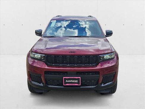 New 2025 Jeep Grand Cherokee L Altitude image 2