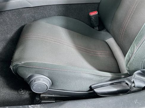 Used 2016 MAZDA MX-5 Miata Club RWD image 19