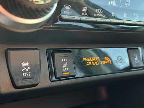 Used 2021 Toyota RAV4 XLE Premium AWD/4WD image 48