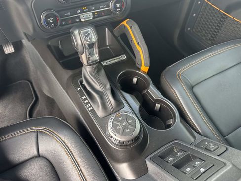 Used 2023 Ford Bronco Badlands image 25