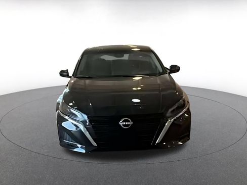 Used 2025 Nissan Altima 2.5 SV FWD image 16