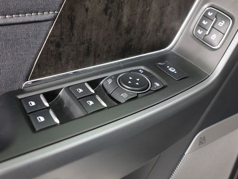 Used 2026 Ford F350 Lariat AWD/4WD image 24