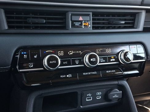 Used 2023 Honda Pilot Elite image 16