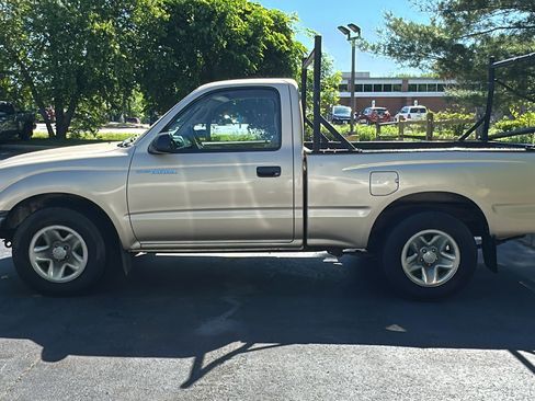 Used 2003 Toyota Tacoma 2WD Regular Cab image 25