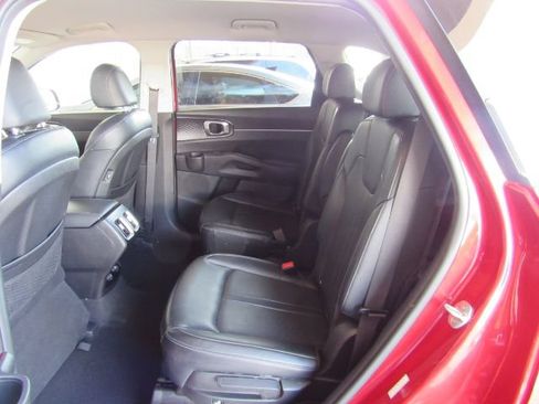 Used 2021 Kia Sorento S FWD image 19