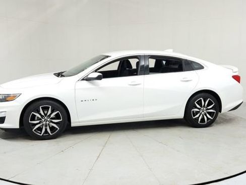Used 2023 Chevrolet Malibu RS image 2
