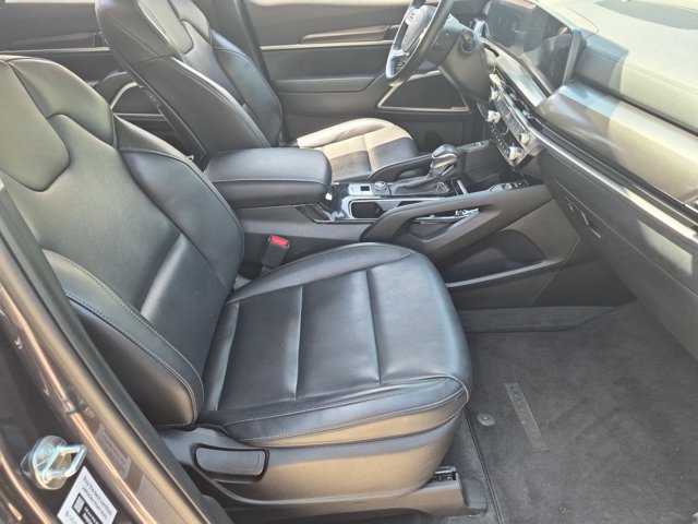 Used 2025 Kia Telluride S AWD/4WD image 31