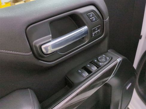 Used 2020 Chevrolet Silverado 1500 LTZ image 17