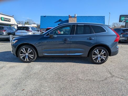 Certified 2023 Volvo XC60 B5 Plus w/ Climate Package image 7