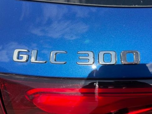 Used 2024 Mercedes-Benz GLC 300 4MATIC w/ Advanced USB Package image 9
