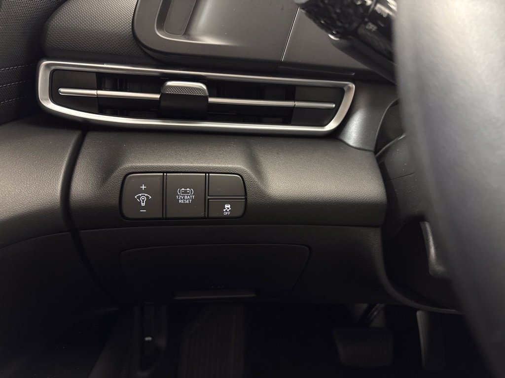 Certified 2025 Hyundai Elantra Hybrid FWD image 32