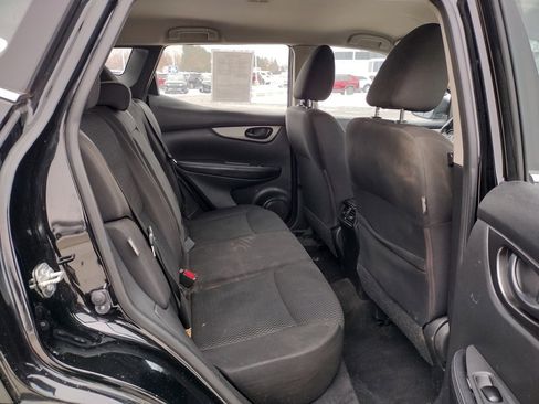 Used 2020 Nissan Rogue Sport S image 7