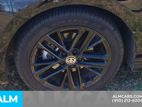 Used 2025 Toyota Camry SE image 13