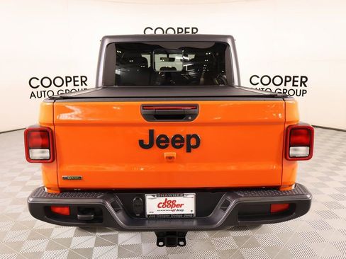 Used 2023 Jeep Gladiator Sport image 22