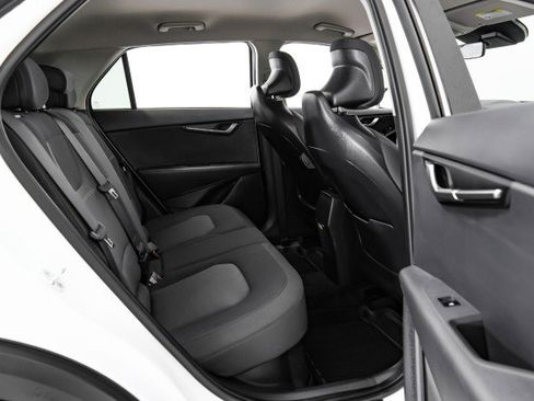 Used 2024 Kia Niro LX image 32