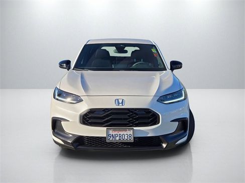 Used 2025 Honda HR-V Sport image 2