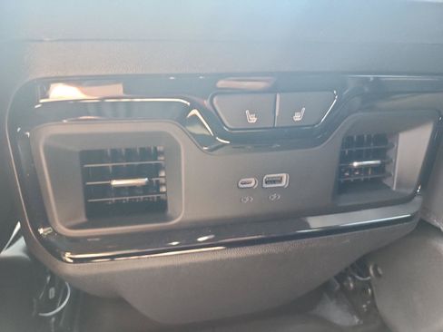 Used 2025 GMC Sierra 2500 AT4X AWD/4WD image 16
