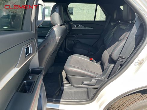 New 2025 Ford Explorer ST image 31