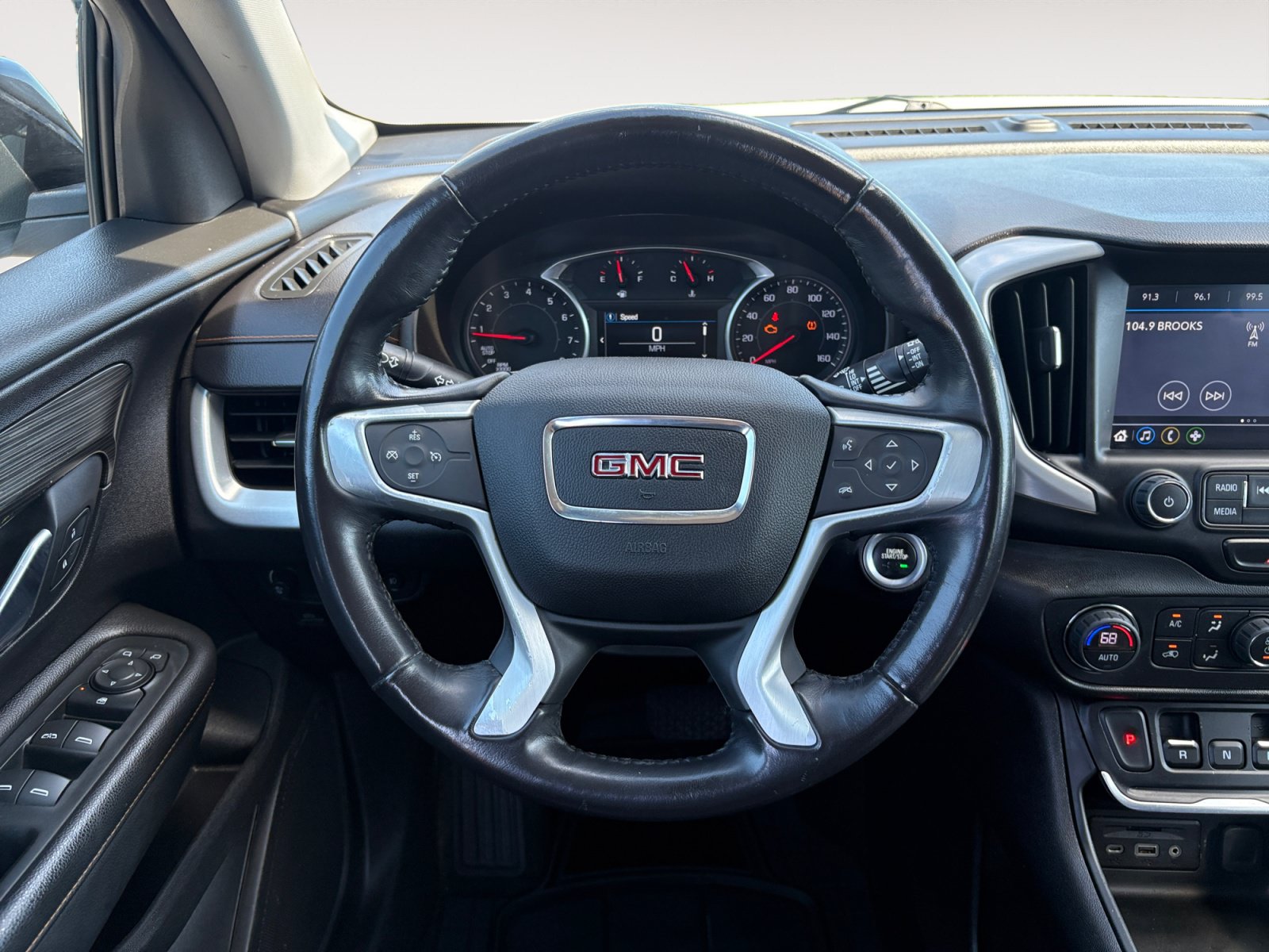 Used 2018 GMC Terrain SLT w/ LPO, Black Accent Package FWD image 13