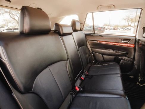 Used 2011 Subaru Outback 2.5i Limited image 35