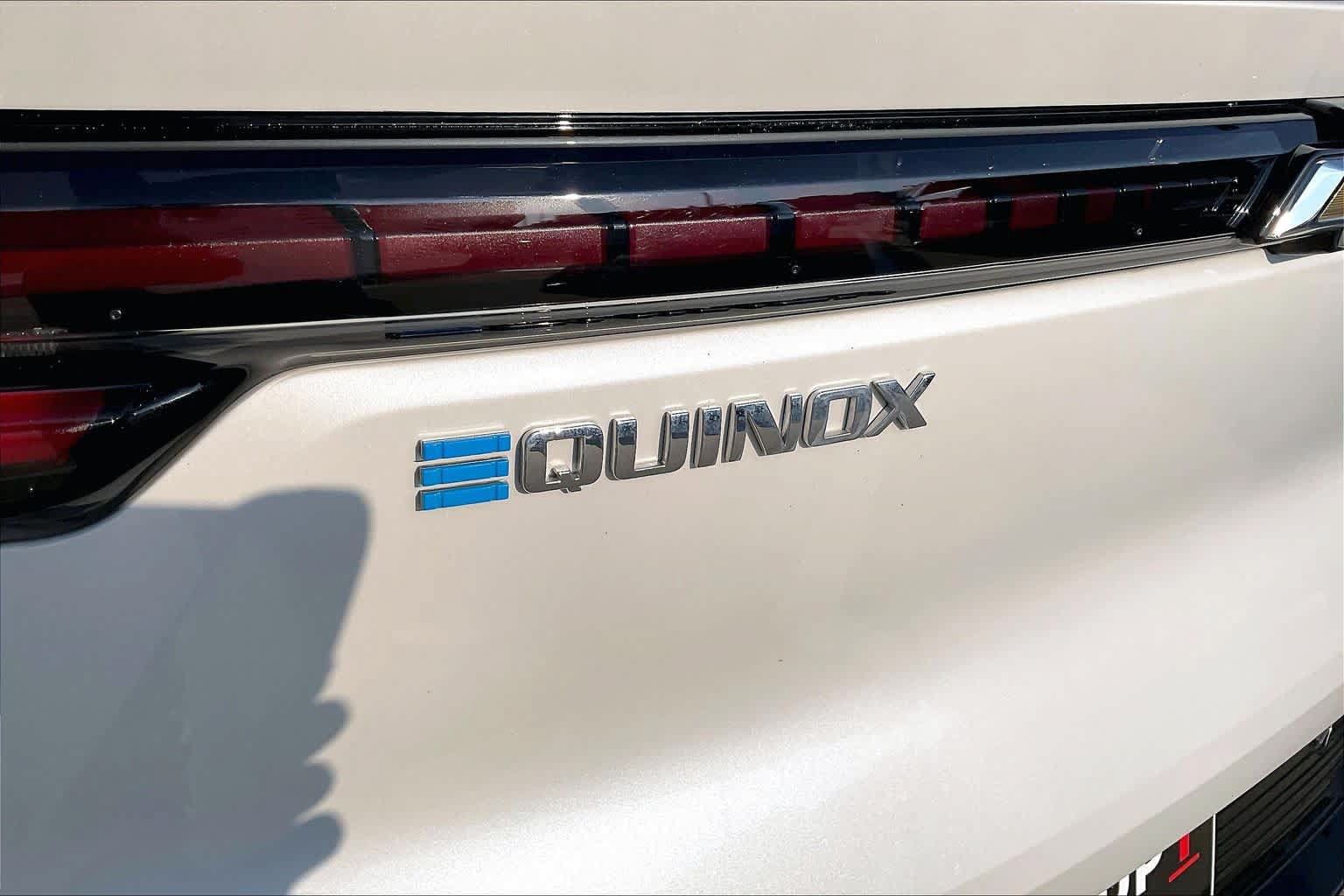 Used 2024 Chevrolet Equinox EV LT w/ LPO, All-Weather Mat Package FWD image 9