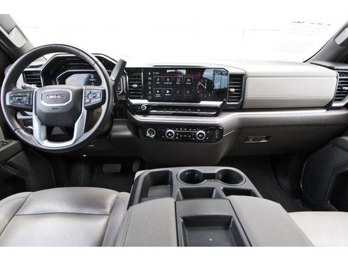 Used 2024 GMC Sierra 1500 SLT image 9