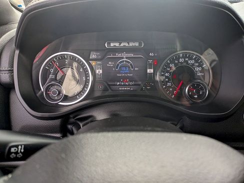 Used 2024 RAM 1500 Laramie AWD/4WD image 14