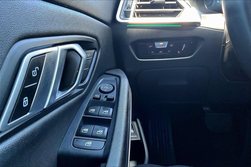 Used 2021 BMW 330i xDrive Sedan w/ Convenience Package AWD/4WD image 16