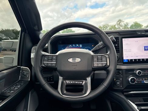 Used 2026 Ford F450 Platinum w/ FX4 Off-Road Package AWD/4WD image 14