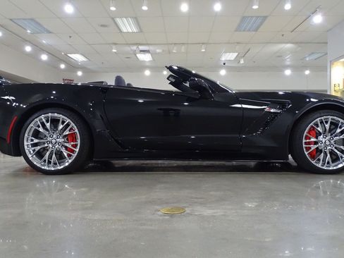 Used 2016 Chevrolet Corvette Z06 w/ 3LZ Preferred Equipment Group RWD image 19