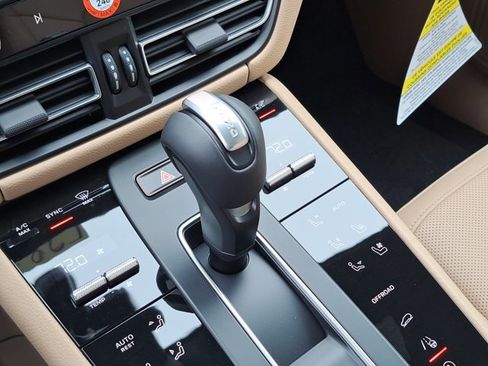 New 2026 Porsche Macan image 36