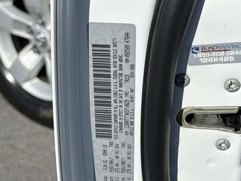 Used 2019 RAM 1500 Classic SLT image 30