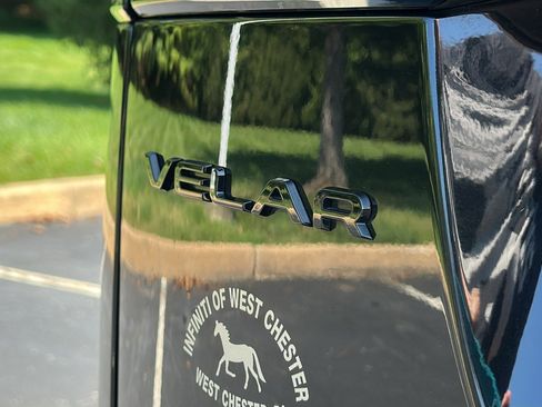 Used 2025 Land Rover Range Rover Velar Dynamic SE image 9