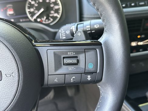 Used 2023 Nissan Rogue SL w/ SL Premium Package FWD image 31