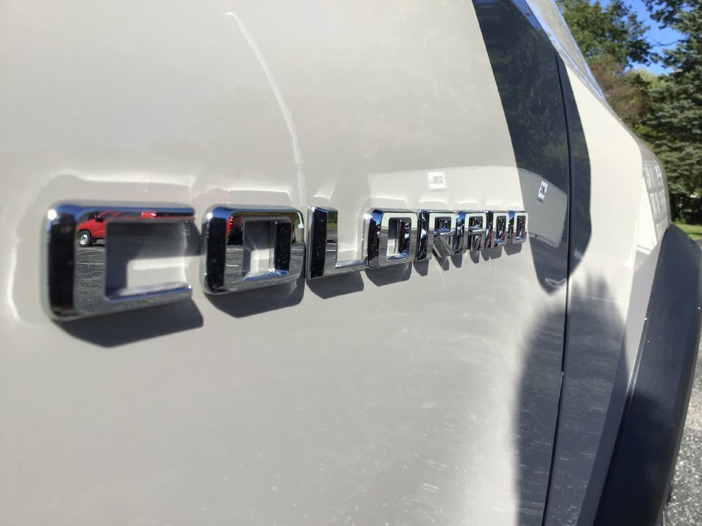 New 2026 Chevrolet Colorado ZR2 w/ Technology Package AWD/4WD image 17