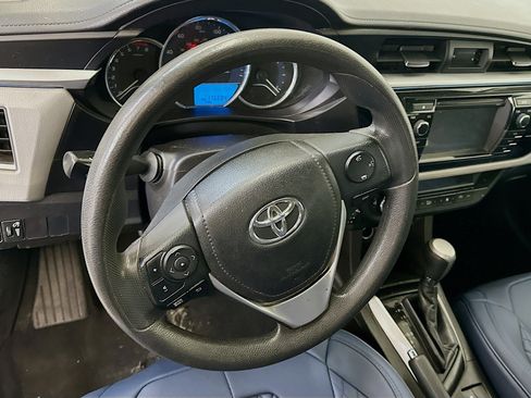 Used 2015 Toyota Corolla LE FWD image 18