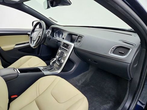 Used 2016 Volvo S60 T5 Premier w/ Convenience Package image 13